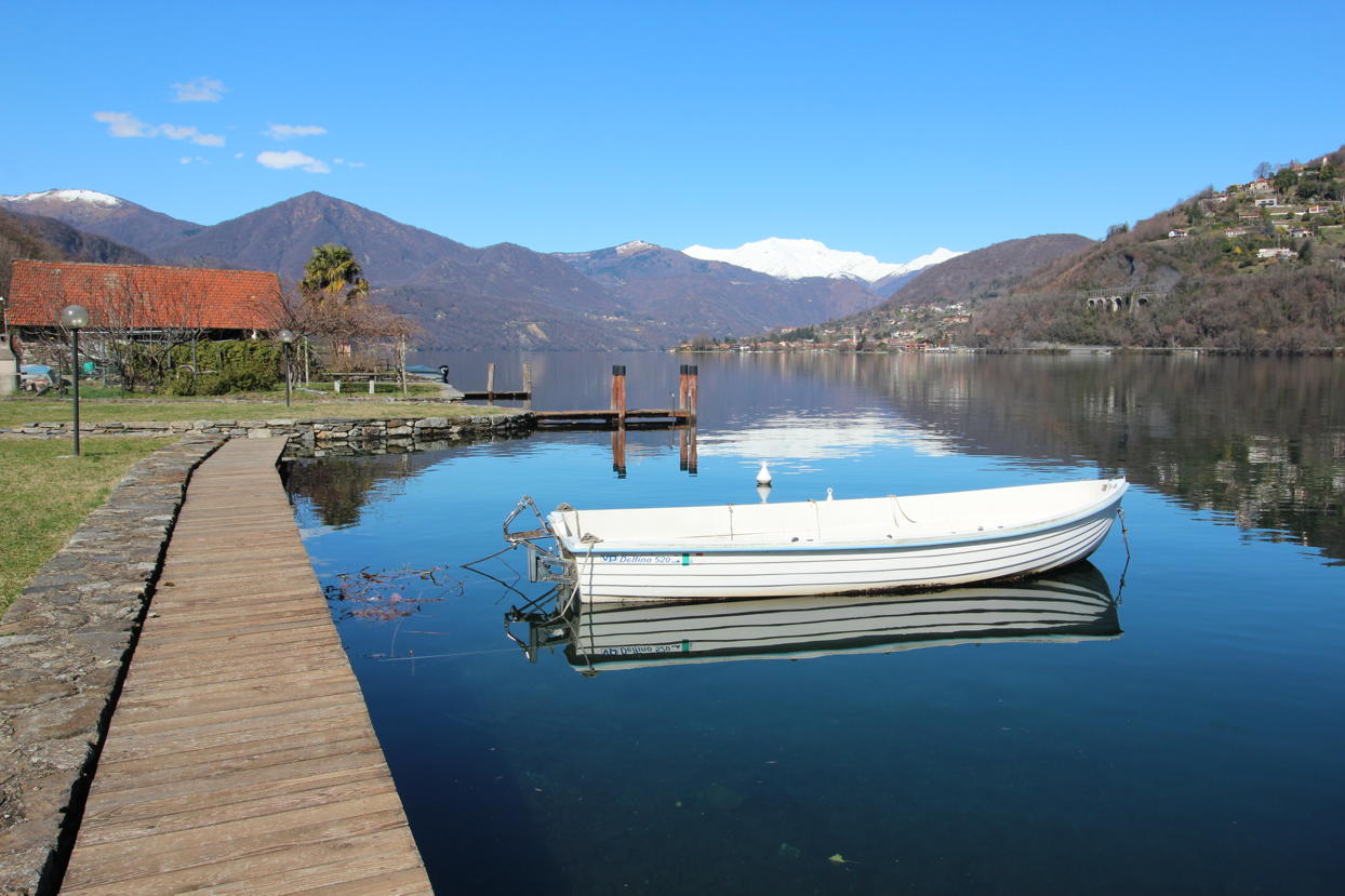 4 - Orta San Giulio, appartamento fronte lago d'Orta
con balcone, box auto e giardino privato Orta San Giulio